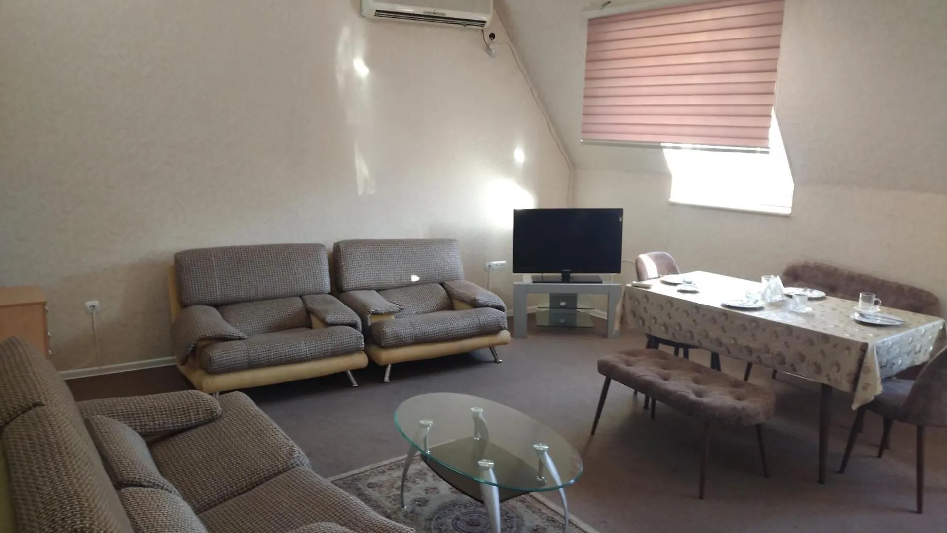 3-Bedroom Apartment On Nizami Street 巴库